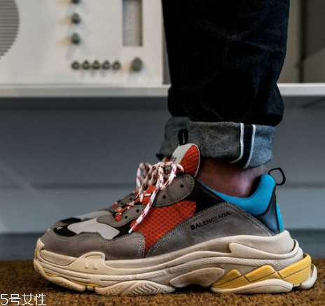 復(fù)古運(yùn)動風(fēng)怎么搭配？重回80年代潮流路線