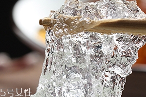 雪燕和桃膠能一起燉嗎？