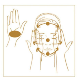 精華油有什么功效？三大功效拯救中年少女問題肌