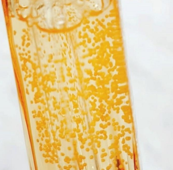 精華油有什么功效？三大功效拯救中年少女問題肌