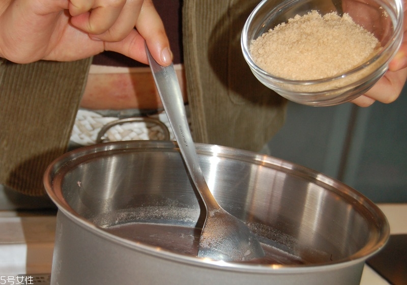 煮紅豆湯紅豆提前泡多久 4種鍋煮出4種口感 煮紅豆湯紅豆提前泡多久 4種鍋煮出4種口感