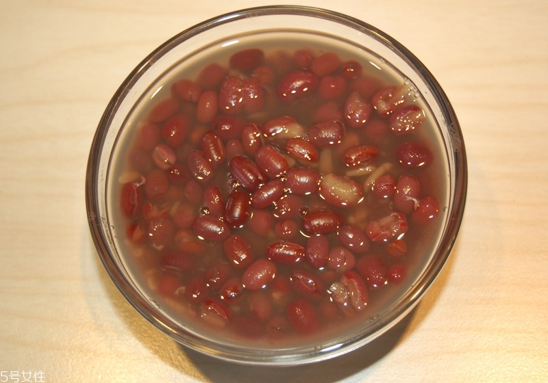 煮紅豆湯紅豆提前泡多久 4種鍋煮出4種口感 煮紅豆湯紅豆提前泡多久 4種鍋煮出4種口感