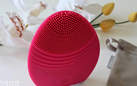 科萊麗和luna潔面儀對(duì)比區(qū)別 新一代洗臉神器 科萊麗和luna潔面儀對(duì)比區(qū)別 新一代洗臉神器