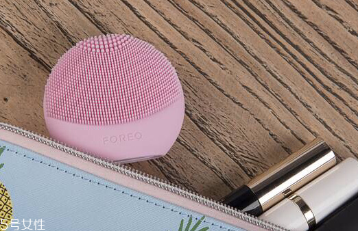 科萊麗和luna潔面儀對(duì)比區(qū)別 新一代洗臉神器 科萊麗和luna潔面儀對(duì)比區(qū)別 新一代洗臉神器