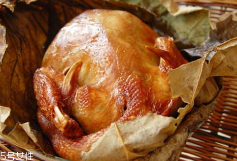 叫花雞用什么泥 黃泥最好 叫花雞用什么泥 黃泥最好