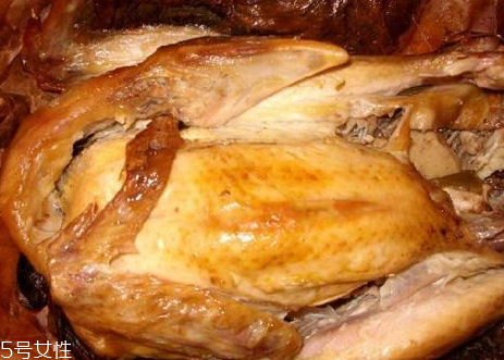 叫花雞用什么泥 黃泥最好 叫花雞用什么泥 黃泥最好