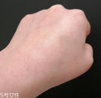 碧唇小藍(lán)罐怎么樣？滋潤效果超好