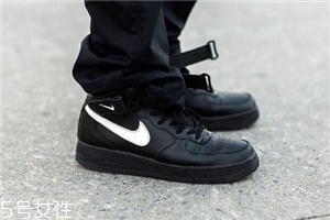 運(yùn)動鞋里面怎么清洗？運(yùn)動鞋清洗要仔細(xì)