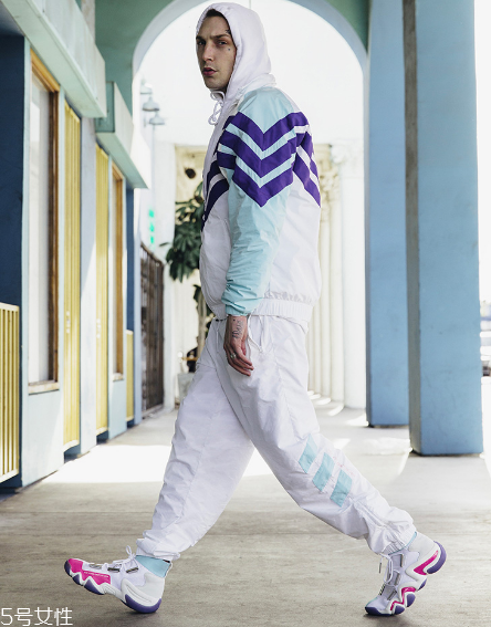 運(yùn)動(dòng)鞋里面臭如何清洗？運(yùn)動(dòng)鞋除臭小妙招