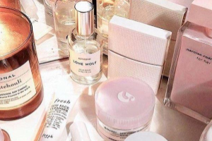 精華油有什么功效？三大功效拯救中年少女問題肌