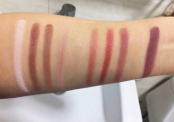 愛麗小屋十色眼影盤哪個(gè)好看？酒紅色非常好看