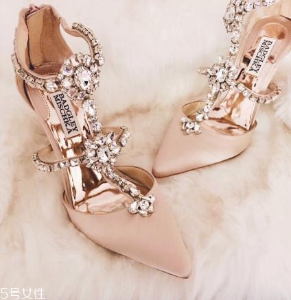 badgley mischka是什么檔次？婚鞋中的背影殺手