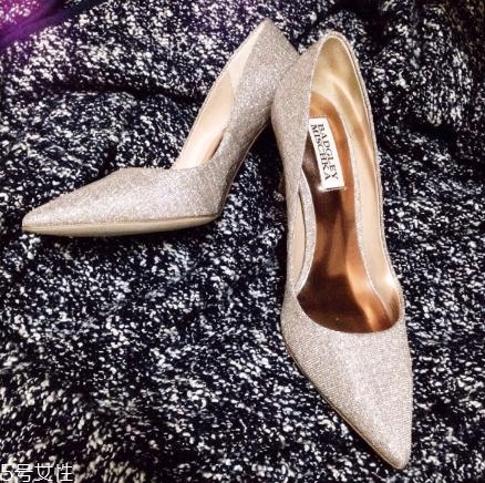 badgley mischka鞋子多少錢？比jc、rv價格美麗多了