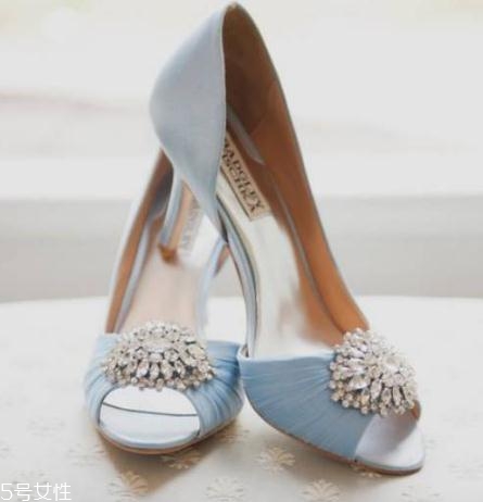 badgley mischka鞋子在哪買(mǎi)？美到挪不開(kāi)眼的藝術(shù)品