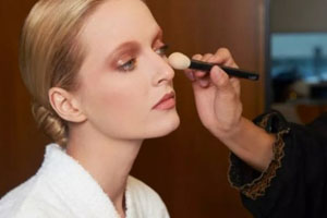 nars極光亮顏粉底液怎么樣？