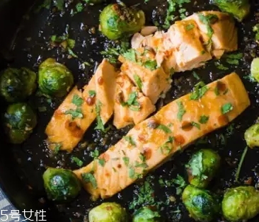 抱子甘藍(lán)多少錢一斤？你見(jiàn)過(guò)這么小的甘藍(lán)嗎