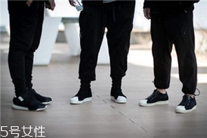 運動鞋沾土如何清理？泥土漬清理要仔細