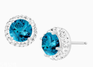 什么材質(zhì)的耳釘不過敏？純銀耳釘解決耳朵腫痛