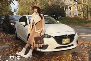 羊羔絨外套配什么鞋子？三款搭配出街不用愁