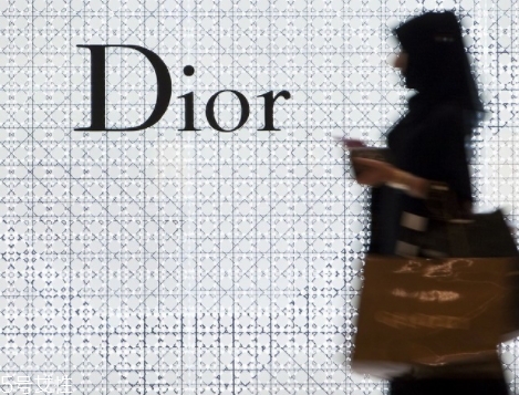 dior迪奧和香奈兒化妝品哪個好？檔次更高