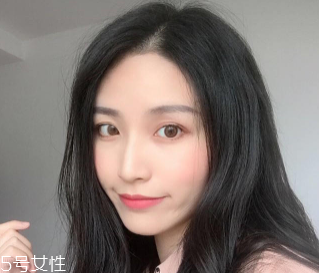 春天適合什么顏色口紅？首選活力西柚色