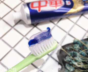 美白牙膏有用嗎？中華魔麗迅白牙膏評測