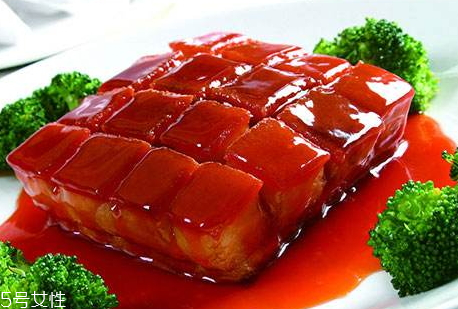 紅燒肉為什么瘦肉硬 選對肉是關(guān)鍵 紅燒肉為什么瘦肉硬 選對肉是關(guān)鍵