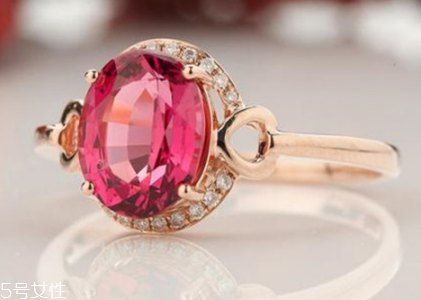 石榴石戒指一般多少錢？不同等級(jí)價(jià)格不同
