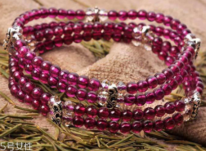 石榴石手鏈一般多少錢？品相越好價(jià)格越高