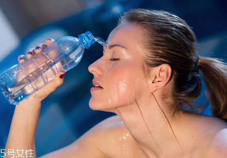 日立n4000如何辨別真假 導(dǎo)入護膚品營養(yǎng)效果好