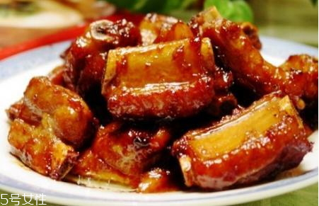 紅燒排骨用什么排骨比較好 首選豬排骨 紅燒排骨用什么排骨比較好 首選豬排骨