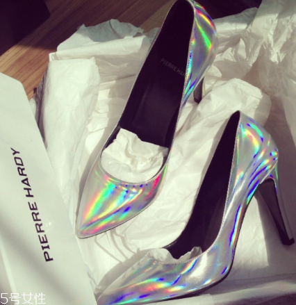 pierre hardy鞋多少錢？充滿藝術(shù)感的設(shè)計品牌