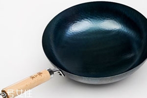 章丘鐵鍋怎么開鍋？臻三環(huán)鐵鍋開鍋教程