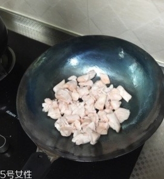 章丘鐵鍋怎么開(kāi)鍋？臻三環(huán)鐵鍋開(kāi)鍋教程