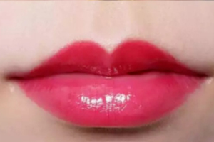 TF口紅10號(hào)是什么顏色？飽滿(mǎn)玫紅色