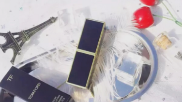 TF口紅10號(hào)是什么顏色？飽滿玫紅色