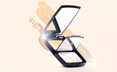 dior迪奧和蘭蔻粉餅?zāi)膫€好？