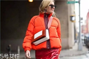 celine在哪個(gè)國家買最便宜？明星們的街拍新寵