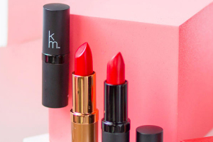 KM口紅可以吃嗎？含香料不能食用