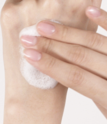 悅詩風(fēng)吟綠茶洗面奶男士可以用嗎？男生可用