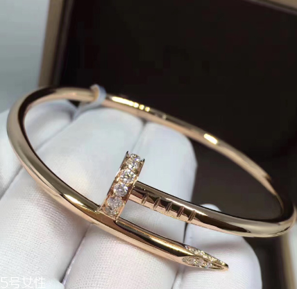 卡地亞屬于奢侈品嗎？見證愛情的命中注定