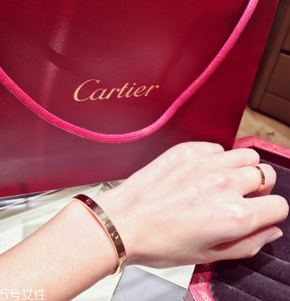 卡地亞是什么金？不同款式材質不同