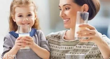 藍(lán)胖子奶粉適合什么人？成人可以喝嗎？