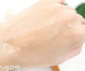 悅詩(shī)風(fēng)吟小綠瓶用在哪個(gè)步驟？用在水乳前