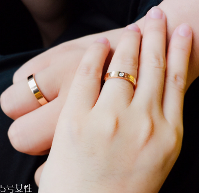 卡地亞戒指會(huì)掉色嗎？一定要注意保養(yǎng)和清潔