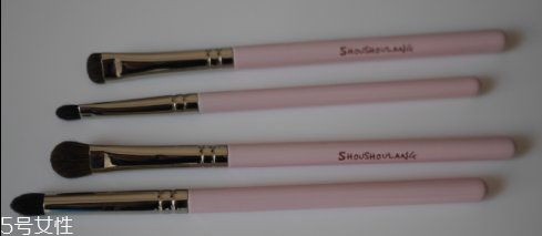 散粉刷什么毛的材質好 散粉刷這樣蘸取散粉 散粉刷什么毛的材質好 散粉刷這樣蘸取散粉