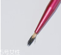 散粉刷什么毛的材質好 散粉刷這樣蘸取散粉 散粉刷什么毛的材質好 散粉刷這樣蘸取散粉