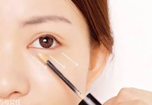 使用遮瑕膏有哪些誤區(qū) 遮瑕膏選購(gòu)小技巧 使用遮瑕膏有哪些誤區(qū) 遮瑕膏選購(gòu)小技巧