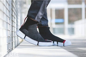 運(yùn)動(dòng)鞋白邊變黃怎么辦？運(yùn)動(dòng)鞋鞋邊清洗小妙招