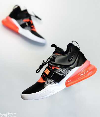 運(yùn)動(dòng)鞋比皮鞋大一碼還是小一碼？